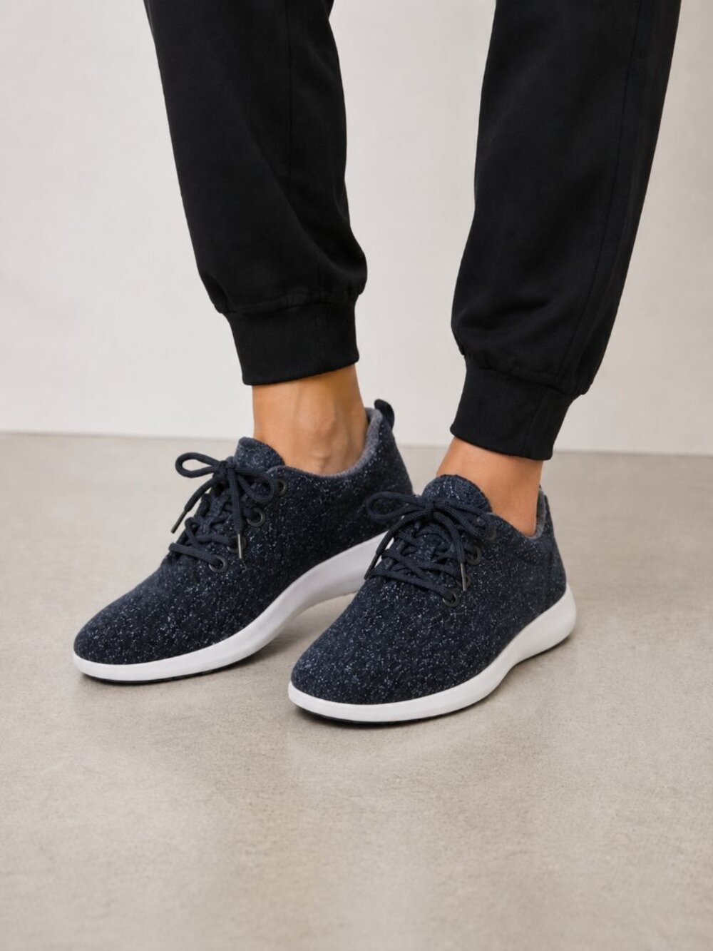 Allbirds Wool Runners Women's US 9 Gray Merino Wool Lace Up Sneakers EU 39
